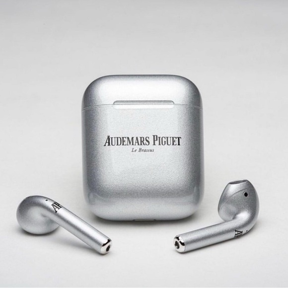 Audemars Piguet Royal Oak AirPods - Picture 2 of 7